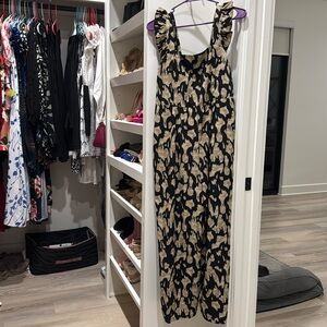 Romper with pockets size medium